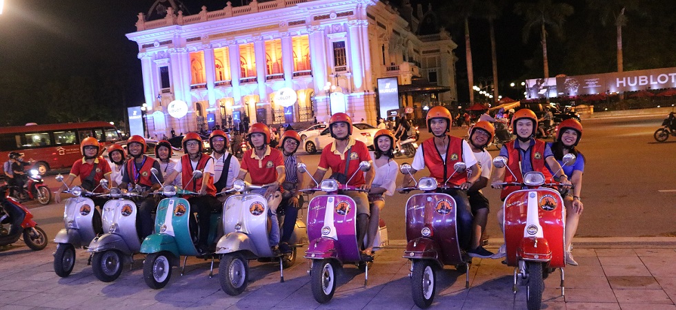 lady rider motorbike tour in hanoi 